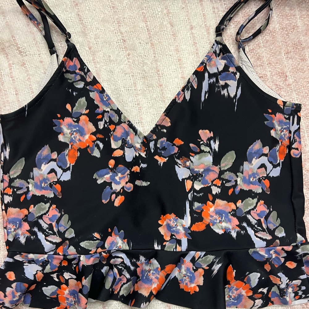 Medium Abstract Floral top